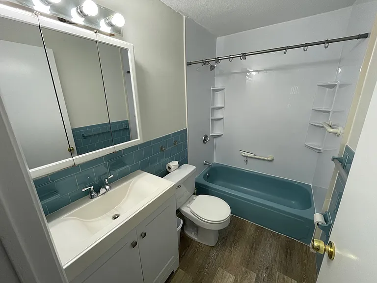 491 W Central St #B11 — Photo 9