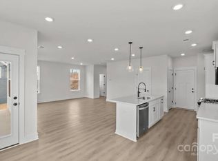 114 Canary Ln, Mooresville, NC 28115