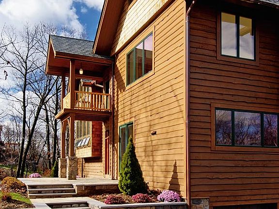 Walkway from drive to entry