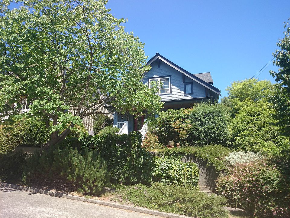 2nd image of 2614 W Newton St