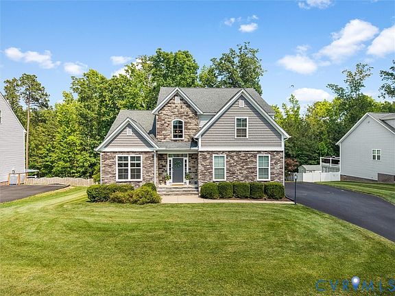 3rd image of 14800 Lavenham Ln