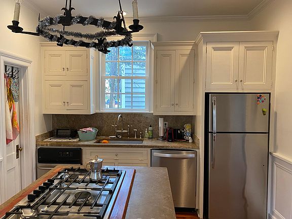 4th image of 30 Warren St