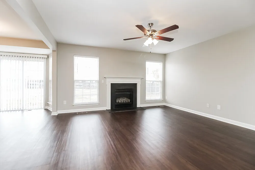 4 bed, 2.5 bath, 2150 sqft, $2,585 — Photo 4