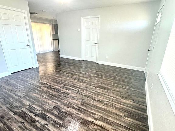 3rd image of 37831 Clinton Ave