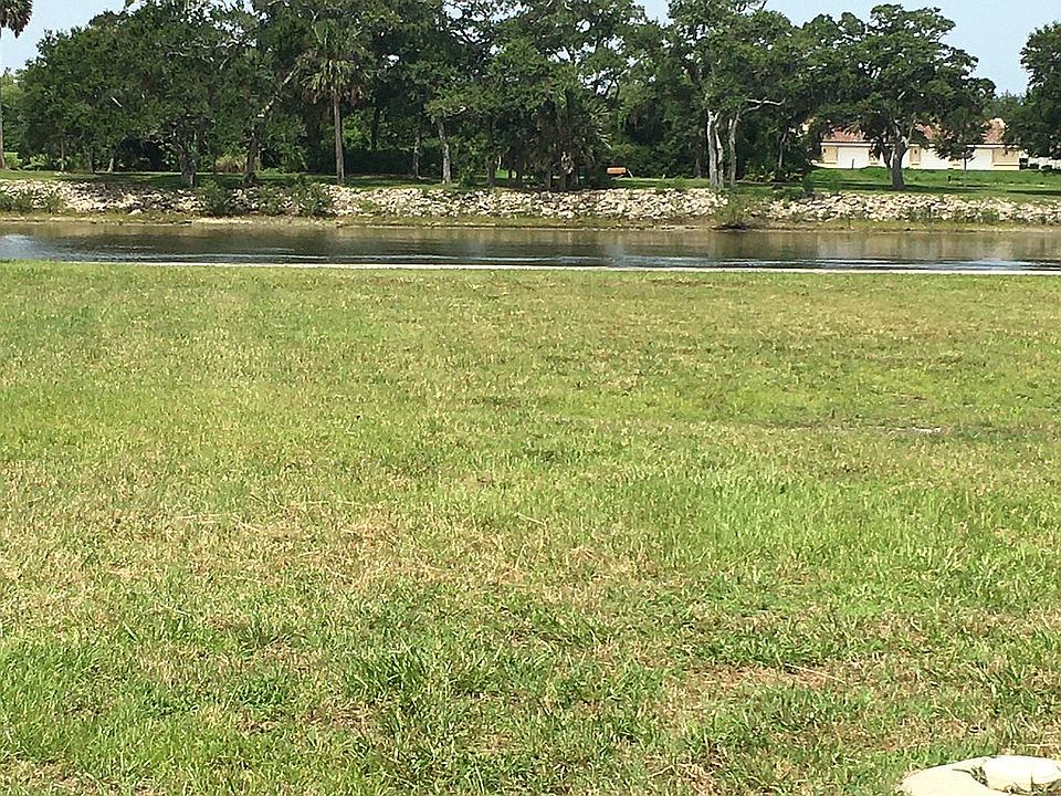 2nd image of 266 Yacht Harbor Dr