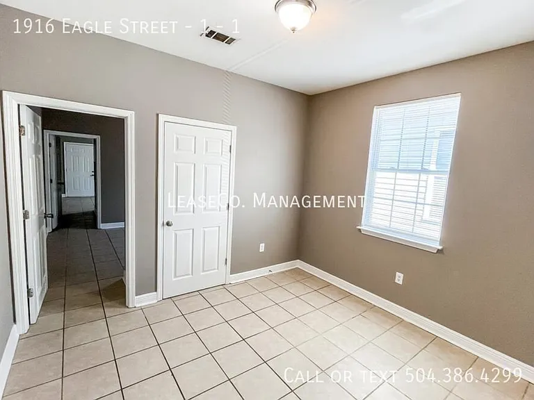 1916 Eagle St — Photo 6