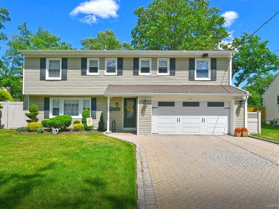 2432 Kayron Lane, Bellmore, NY 11710