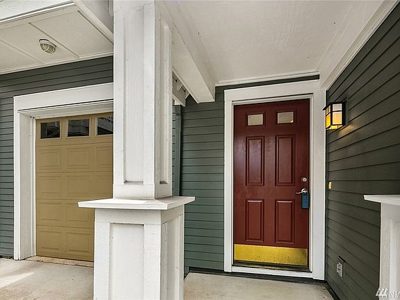3rd image of 1609 Huckleberry Cir #1609