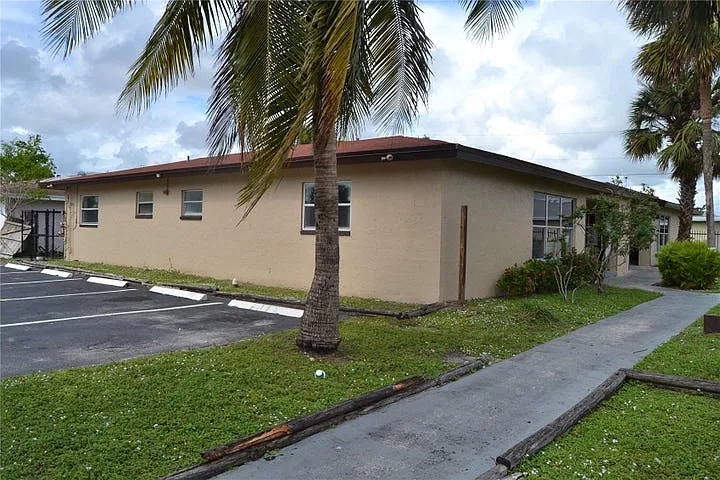 3 bed, 1250 sqft, $2,650 — Photo 2