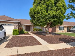 2105 Pearwood Ln, Santa Ana, CA 92705