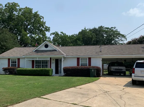 207 Claymore Ct, Dothan, AL 36301
