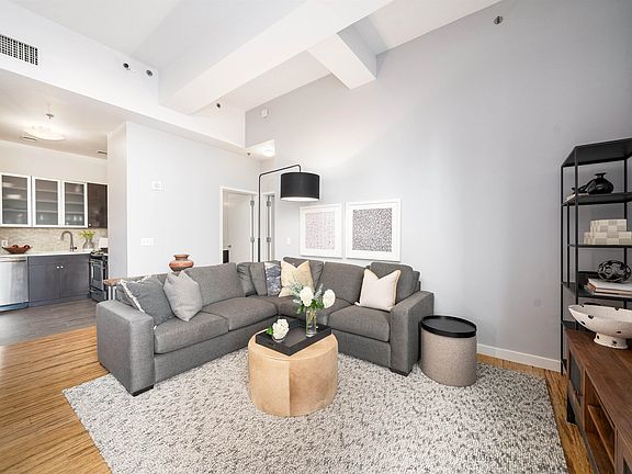 5th image of 232 Pavonia Ave APT 715