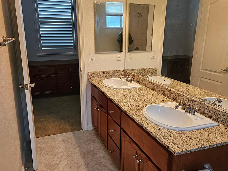 Upstairs Hallway Bathroom