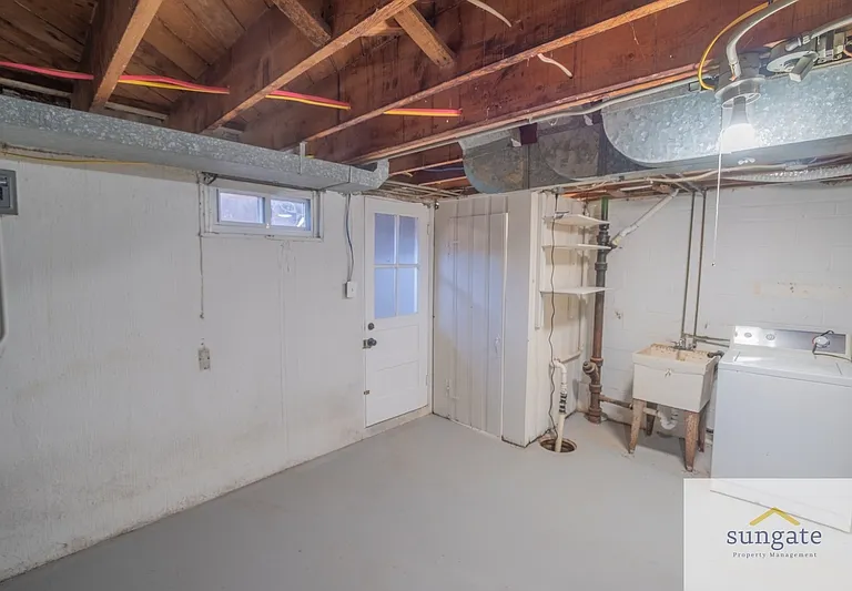 1444 Meridene Dr — Photo 34