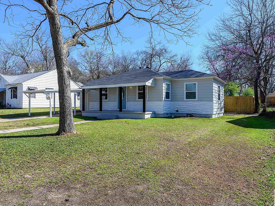 1st image of 3320 Moore Dr