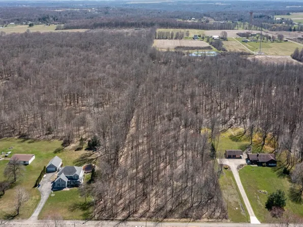 Villa Marie Rd, Lowellville, OH 44436