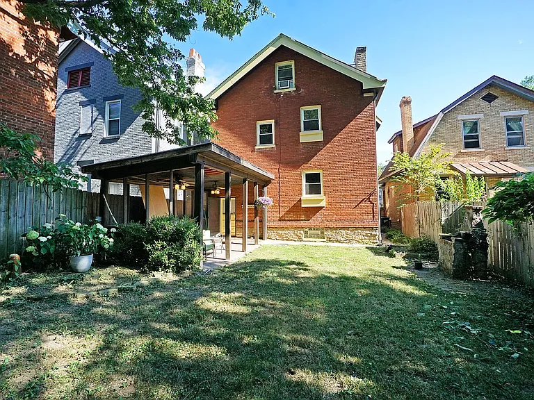 Wallace Ave — Photo 16