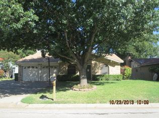 1409 Darlene Ln, Arlington, TX 76010