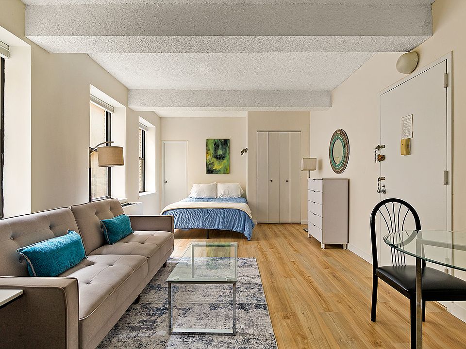 1st image of 150 W 51st St #1922