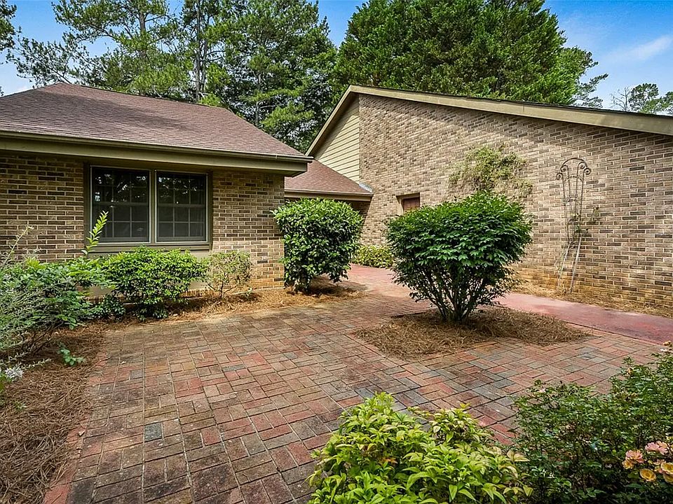 2nd image of 34 Hickory Way