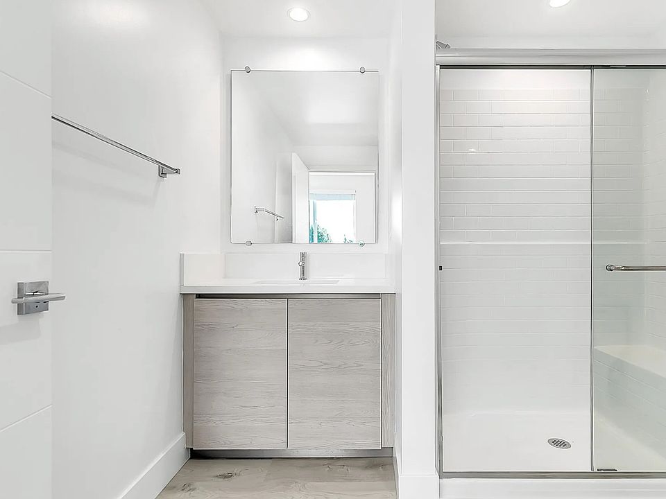 2nd image of 5820 La Mirada Ave #406