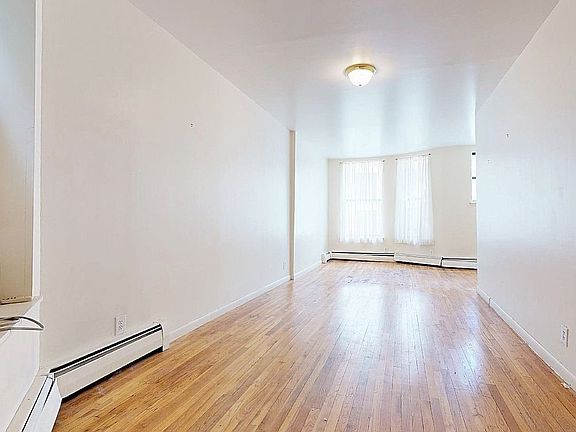 2nd image of 126 W 112th St #3B