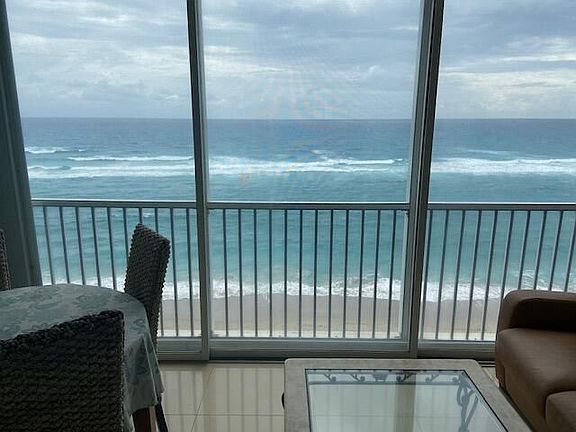 5th image of 840 Ocean Dr APT 903