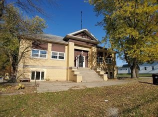 7535 Walnut St, Salisbury, IL 62677