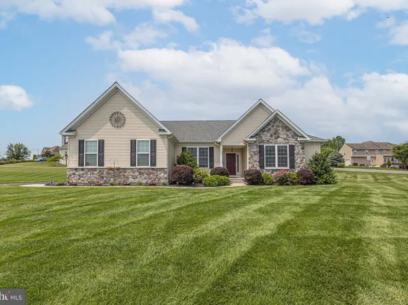 1 Chase Cir, Barto, PA 19504
