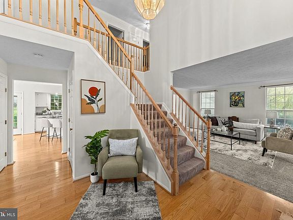 3rd image of 6885 Caravan Ct