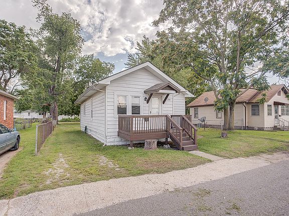 3rd image of 308 Grand Ave