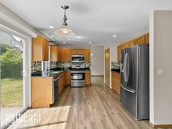 5th image of 3015 NE Mercer Ct