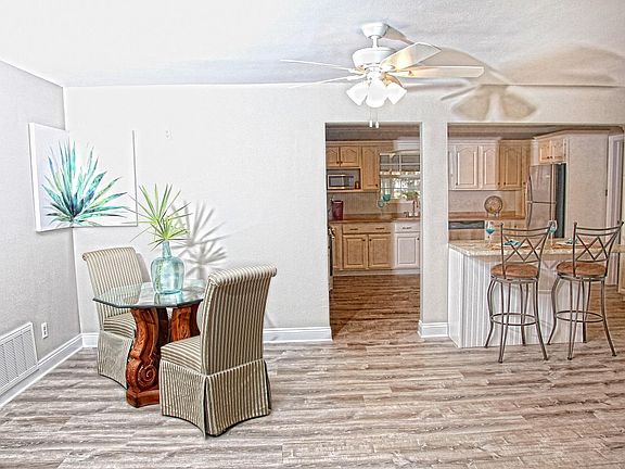 4th image of 344 Coral Dr