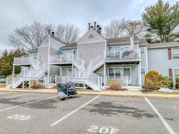 233 London Ct #233, Egg Harbor Township, NJ 08234