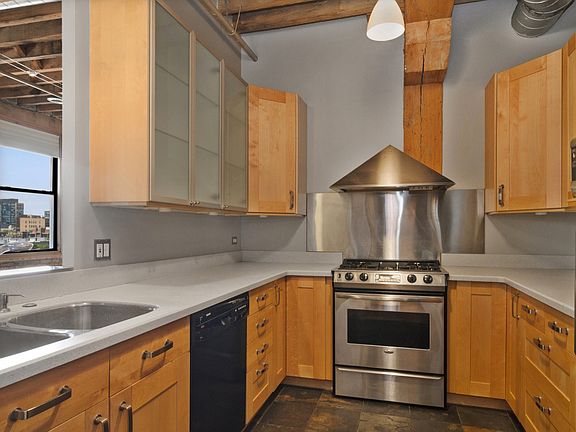 4th image of 525 N Halsted St Unit 503