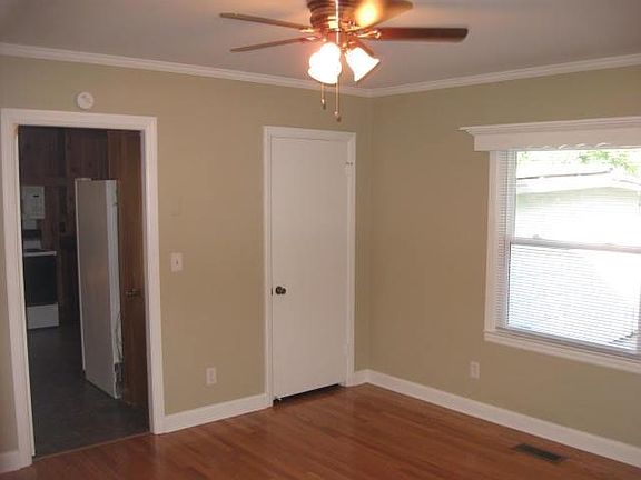 3rd image of 406 Tyne Ave