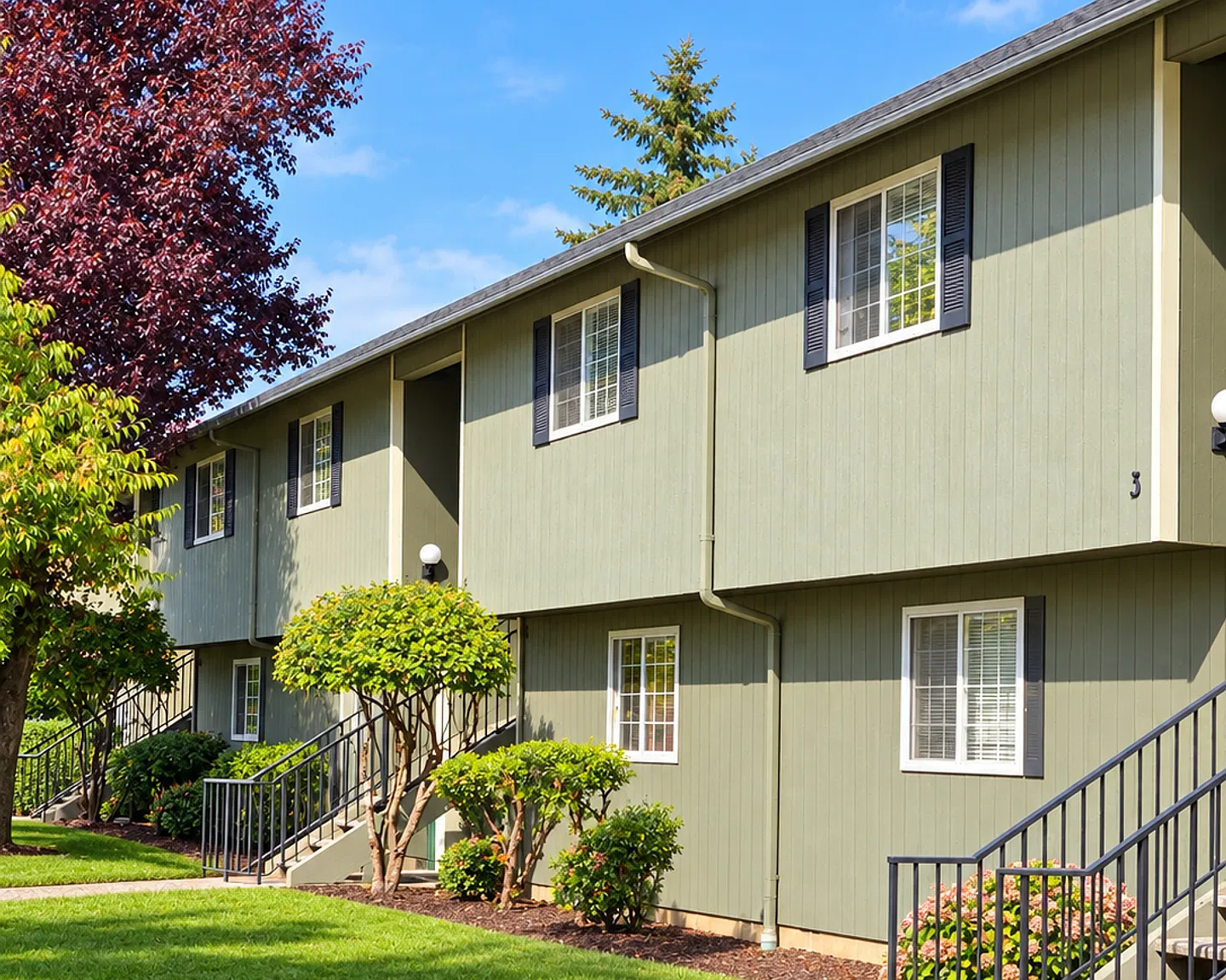 Cascadian East Apartments — Photo 1