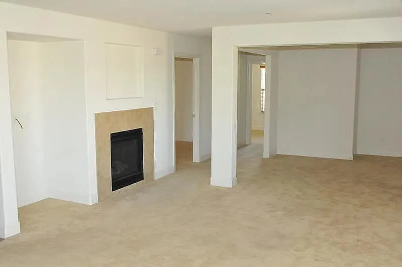 1690 Nicolson Cir — Photo 3