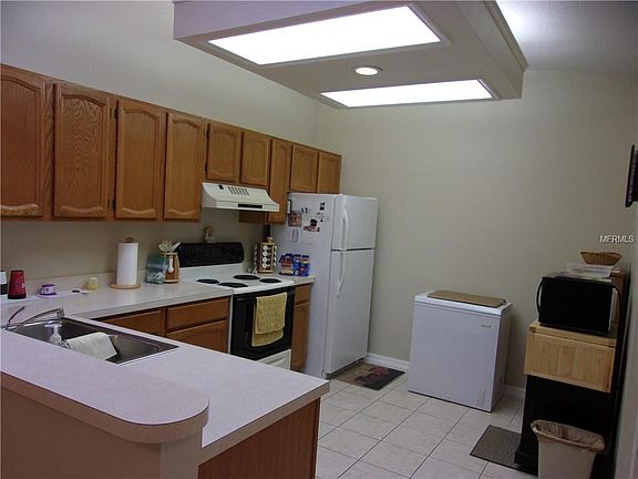 3rd image of 6380 Egret Dr APT 32
