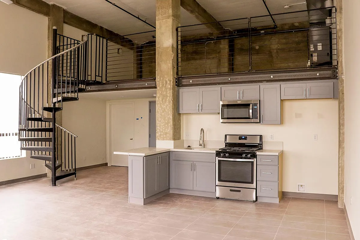 Studio, 988 sqft, $2,270 — Photo 1