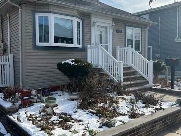 86-27 257, Floral Park, NY 11001