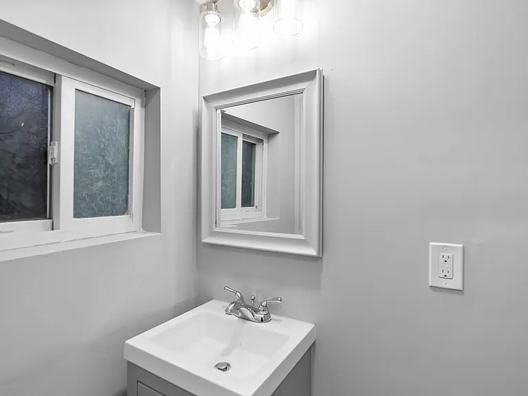 1731 N Pulaski St — Photo 5