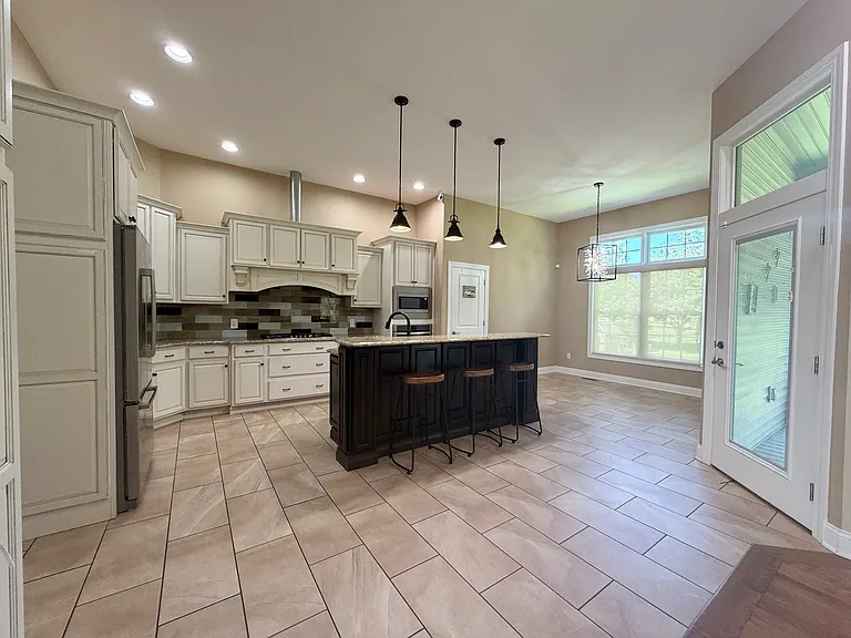 1805 Blue Stone Dr — Photo 6