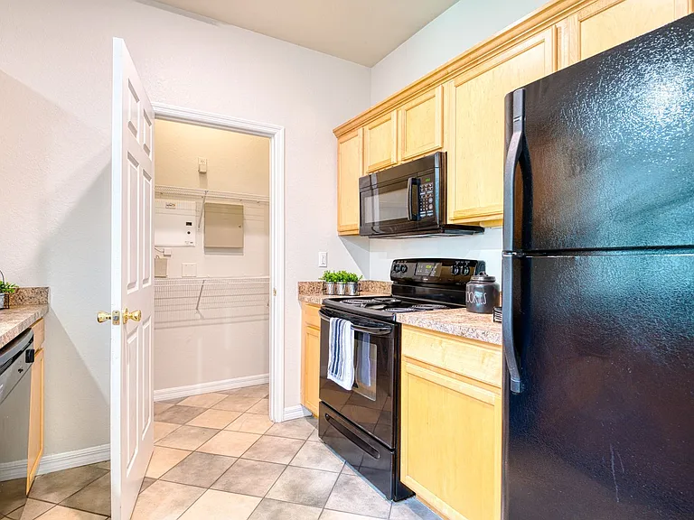 4125 SW 31st St — Photo 32