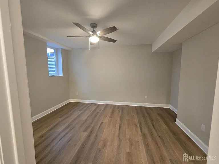 164 Austin Ave — Photo 8