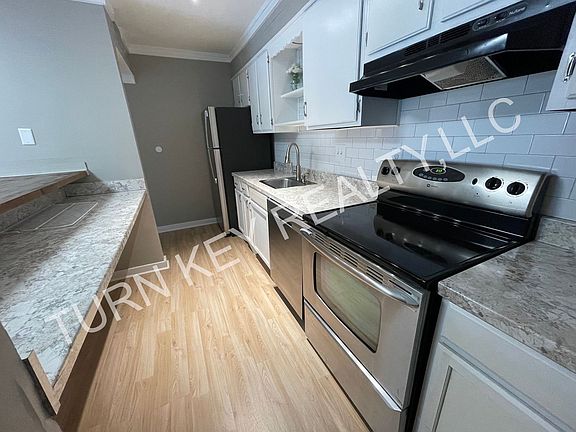 5th image of 408 Skyview Dr APT B