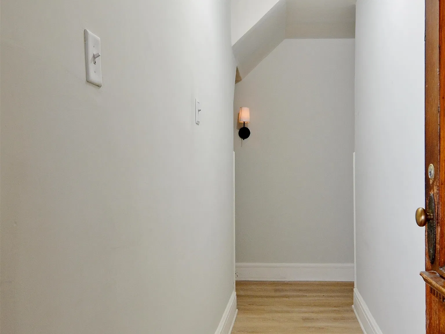 346 Avenue C — Photo 2