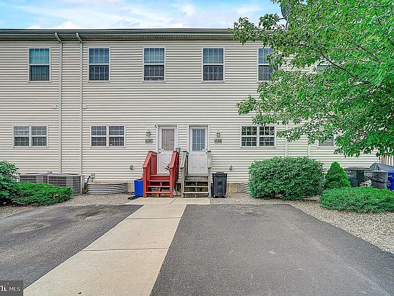 5th image of 2621 Pickwick St #1