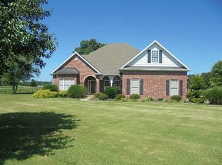 922 Apple Blossom Ln, Springdale, AR 72762