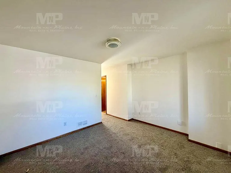 4400 Vista Dr — Photo 13